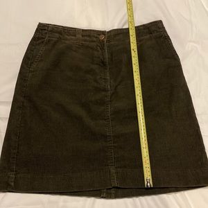 *Brown high waisted corduroy mini skirt